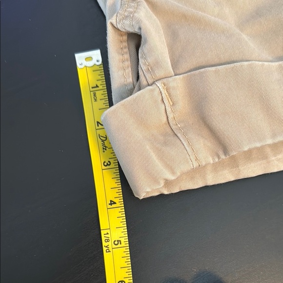 Old Navy low rise khaki Shorts size 16 - Picture 2 of 5